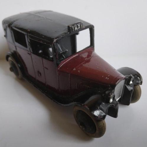 Dinky Toys 1:43 - Voiture miniature (2) - Lot de (2) Taxi, Hobby en Vrije tijd, Modelauto's | 1:5 tot 1:12