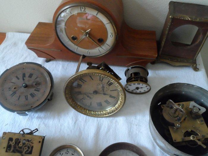Wekker(onderdelen) + houten pendule (10) - Art Deco Hout,, Antiek en Kunst, Antiek | Klokken