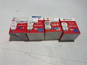 Veiling - 4x SKROSS reisstekker adapters retour beschikbaar voor biedingen