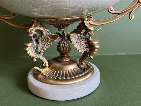 G&C Interiors - Vaas - Brons, Porselein - Schaal op voet h., Antiek en Kunst, Curiosa en Brocante