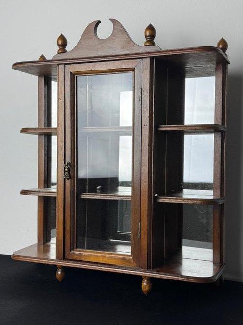 Vitrinekast - Elegante Wand Vitrine Kast van Hout en Glas, Antiek en Kunst, Curiosa en Brocante