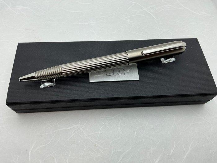 Lamy - Grote Plexi Display en Imporium Titanium - Stylo à, Verzamelen, Pennenverzamelingen