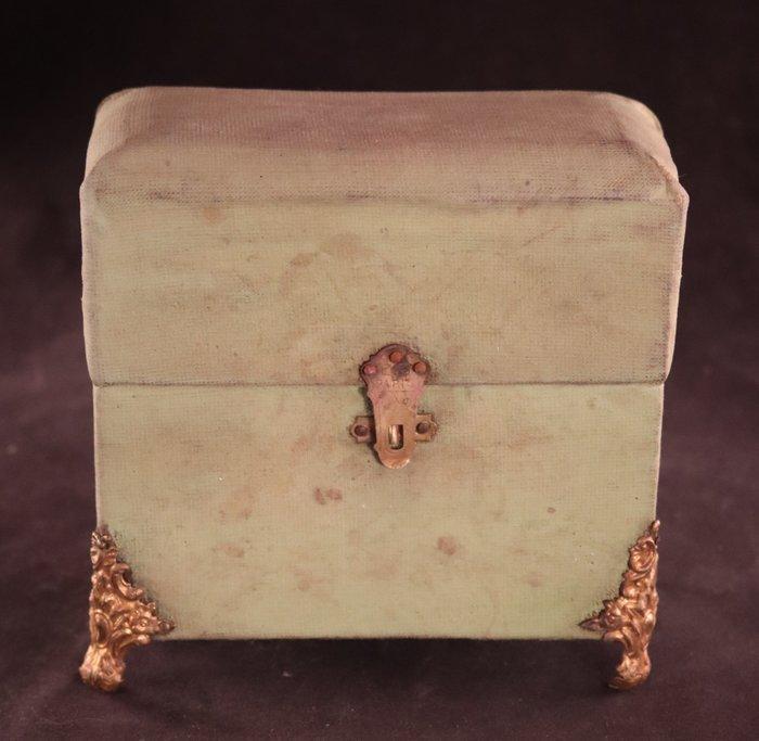 Antiek kistje met parfumflesjes - Kist - Glas, Verzilverd,, Antiek en Kunst, Antiek | Overige Antiek