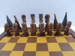 Jeu déchecs en ebene et teck origine Senegal Echiquier