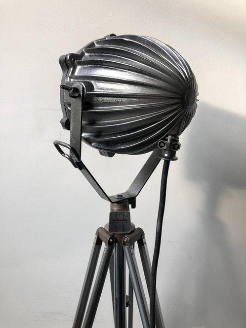 EOW XL industriële citruspers - Lampe de théâtre -, Antiek en Kunst, Antiek | Wandborden en Tegels