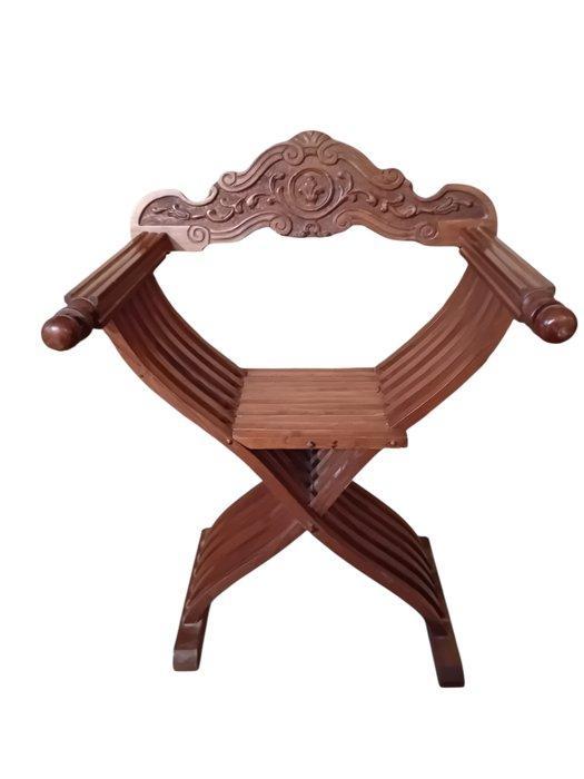 Stoel (2) - Walnoot - Stoelen in de stijl van Savonarola, Antiek en Kunst, Curiosa en Brocante