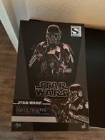 Hot Toys  - Action figure Chrome death trooper hot toys, Collections