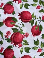 Prachtige stof, boerderij met granaatappels. - Textiel - 250