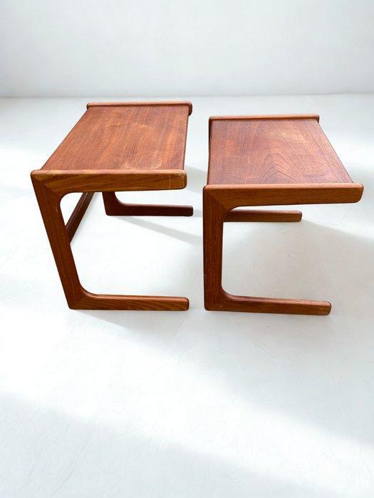 Salin Nyborg - Set bijzettafels (2) - Teak, Antiek en Kunst, Antiek | Meubels | Stoelen en Sofa's