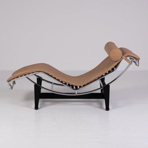 Cassina - Charlotte Perriand, Le Corbusier, Pierre Jeanneret, Antiek en Kunst, Antiek | Meubels | Stoelen en Sofa's