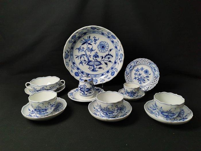 Meissen - Cipolla blu - Lotti misti del servizio da tavola -, Antiek en Kunst, Antiek | Meubels | Tafels
