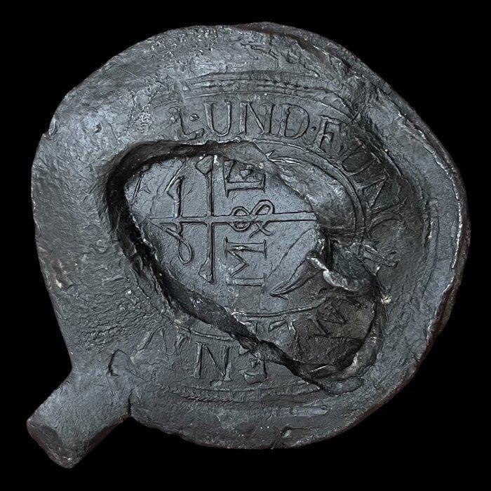 post mediëval (lead) Very rare leadseal Fam. Von der Funch /, Antiquités & Art, Antiquités | Autres Antiquités
