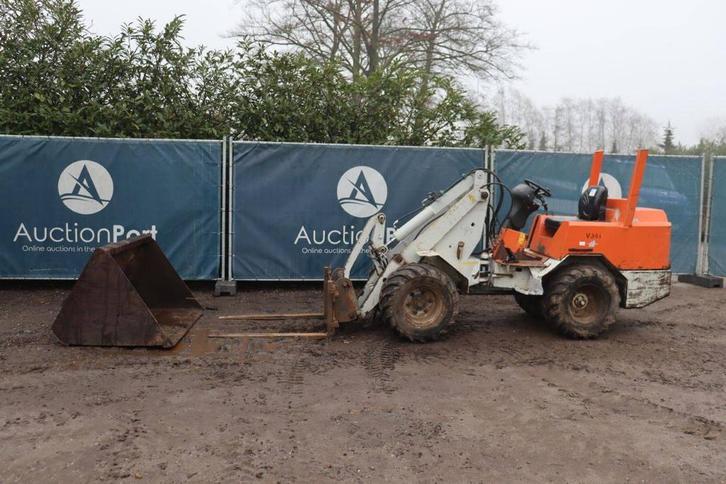 Veiling: Kniklader Giant V361 Diesel 26kW 2003, Articles professionnels, Machines & Construction | Grues & Excavatrices, Enlèvement