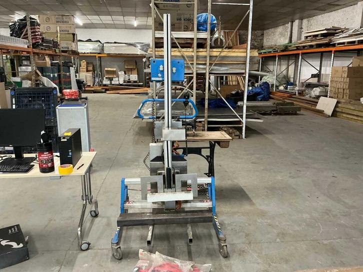 Pronomic Bouwlift, Bricolage & Construction, Monte-charges