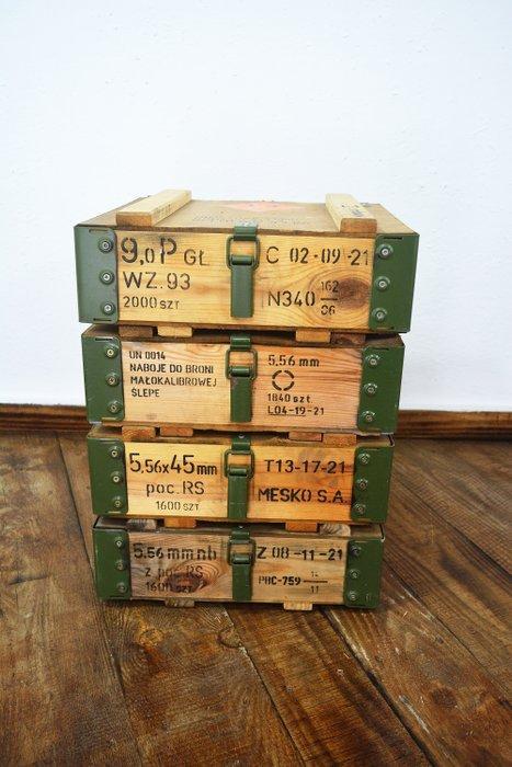 Boîte - Acier, Bois, Boîtes de magasin - Quatre caisses de, Antiek en Kunst, Antiek | Wandborden en Tegels