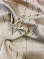 Prestigieus jacquardweefsel met verticale strepen in zijde.