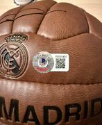 Zinedine Zidane – Gesigneerde Real Madrid Vintage Leren, Nieuw