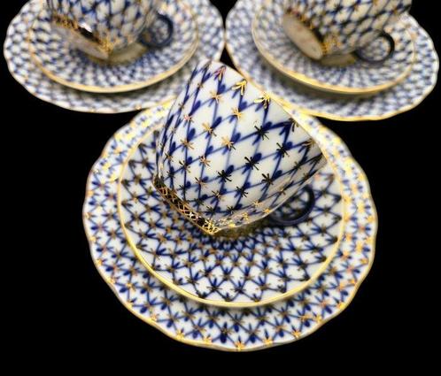 Lomonosov Imperial Porcelain Factory - A.Yatskevich -, Antiek en Kunst, Antiek | Meubels | Tafels