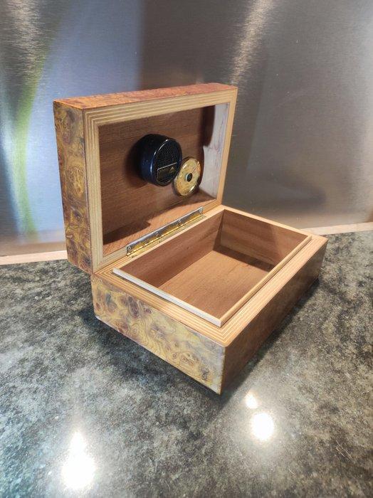 Artisan Inconnu - Sigarendoos - Loupe de Bubinga - Luxe, Verzamelen, Rookartikelen, Aanstekers en Luciferdoosjes