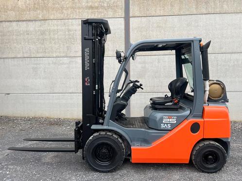 Toyota 02-8FGF25 heftruck 2.500 kg - triple (83), Zakelijke goederen, Machines en Bouw | Heftrucks en Intern transport, Heftruck