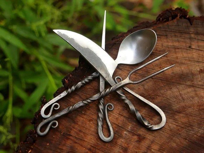 Bestekset (4) - Staal - Handgemaakt bestekset, Antiek en Kunst, Antiek | Keukengerei