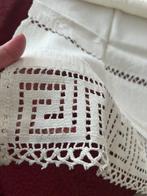 Asciugamano antico in lino con pizzo all’uncinetto – corredo, Antiek en Kunst
