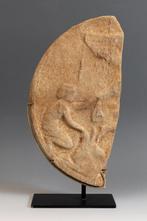 Oud-Romeins Marmer Oscillum Fragment. 1e - 2e eeuw na