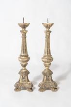 Kaarsenhouder (2) - Hout - Set van houten altaarkandelaars,