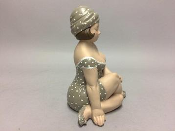 Figurine - Dame en polystyrène en maillot de bain