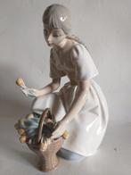 Lladró, Referencia 153087 - Figure - Joven Holandesa con
