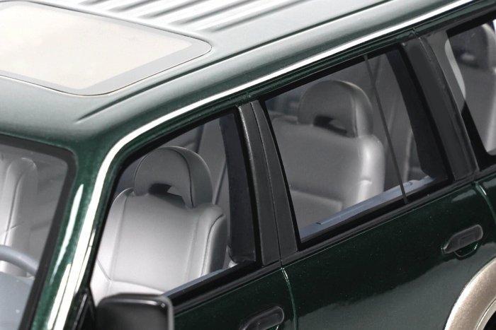 Otto Mobile 1:18 - Modelauto - NIssan PAtrol, Hobby en Vrije tijd, Modelauto's | 1:5 tot 1:12