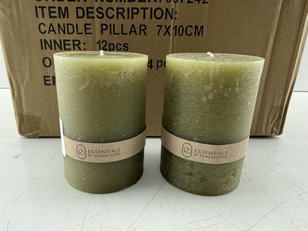 Veiling - Essentials | Olijfgroene Kaarsen 7x10 cm, Huis en Inrichting, Woonaccessoires | Kandelaars en Kaarsen