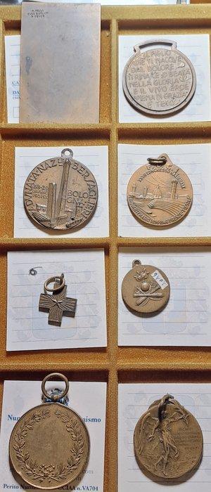 Italie. Lotto di 8 Medaglie in Bronzo 1888/1915 (Sans Prix, Postzegels en Munten, Munten en Bankbiljetten | Toebehoren