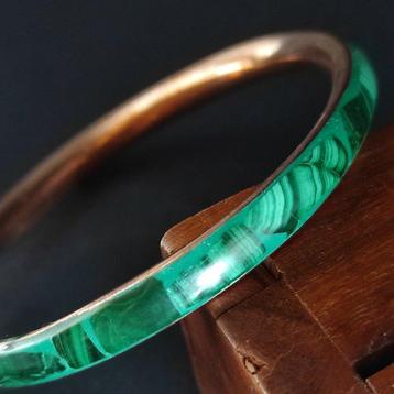 Malachiet en robijn Stevige armband - Hoogte: 20.5 cm- 25 g