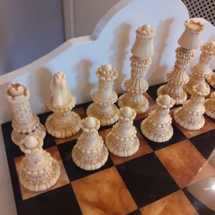 Schaakspel - Hars, Antiek en Kunst, Curiosa en Brocante