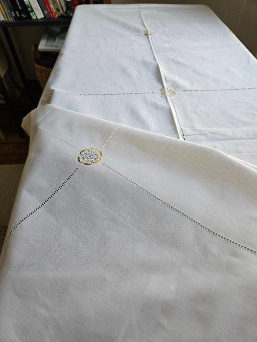 Valombreuse - Tafelkleed (13) - 3 m - 3 m, Antiek en Kunst, Antiek | Tapijten, Tafelkleden en Textiel