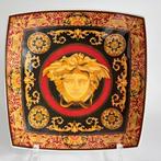Rosenthal - Versace - Plat - gebogen 18 x 18 cm - Medusa rot