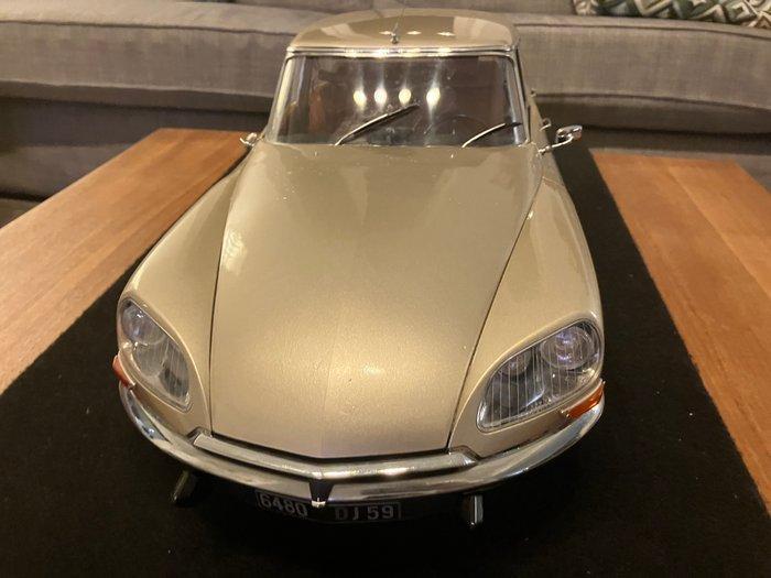 Altaya 1:8 - Modelauto - Citroën DS 21 Pallas, Hobby en Vrije tijd, Modelauto's | 1:5 tot 1:12