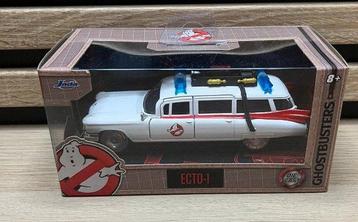 Ghostbusters - Jada Toys, Ecto-1 die-cast model in a display