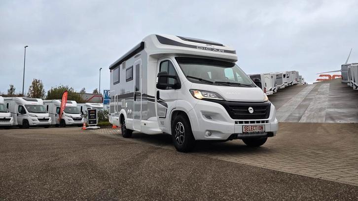 Mclouis Avantgarde 365 als nieuw met twinbedden 42156, Caravans en Kamperen, Mobilhomes, Cassettetoilet, Handgeschakeld, L-zit