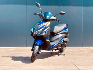 GTS Sirocco - NIEUWE KLEUR- 50CC disponible aux enchères