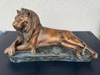 Boudarel - Beeld, Lion couché - 30 cm - Terracotta