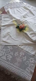 Zonder reservering - Grote vintage handdoeken met mooie kant