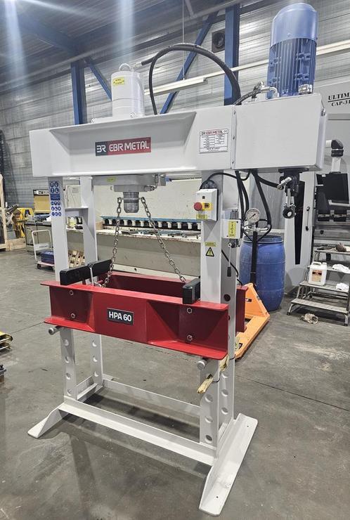 EBR METAL HYDRAULISCHE WERKPLAATS-PERS HPA 60, Zakelijke goederen, Machines en Bouw | Metaalbewerking