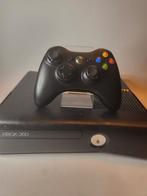 Zwarte Xbox 360 Slim 4gb met controller en alle kabels, Consoles de jeu & Jeux vidéo, Consoles de jeu | Xbox 360, Ophalen of Verzenden