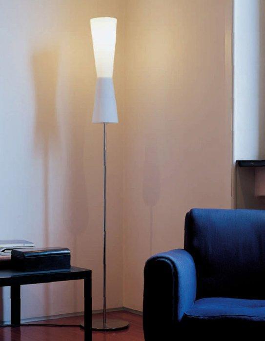 Oluce - Stefano Casciani - Lampadaire - Lu-Lu - Métal,, Antiek en Kunst, Antiek | Verlichting