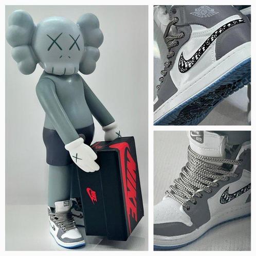 Alvin Silvrants (1979) - Kaws Companion Nike AIR Jordan I, Antiquités & Art, Art | Peinture | Moderne