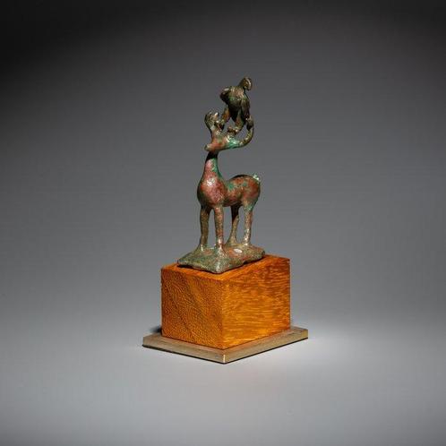 Romain antique Bronze Cerf associé à un aigle avec Jupiter, Verzamelen, Mineralen en Fossielen