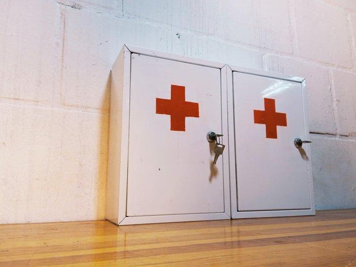 Armoire à pharmacie (2) - Armoire de premiers secours -, Antiquités & Art, Antiquités | Assiettes décoratives & Carrelages