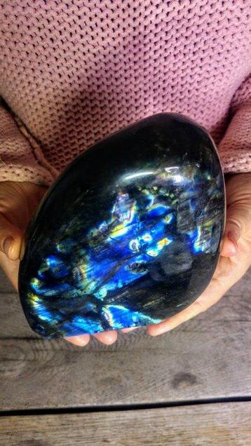 Labradorite de couleur Bleu Argent à turquoise, chameleon.